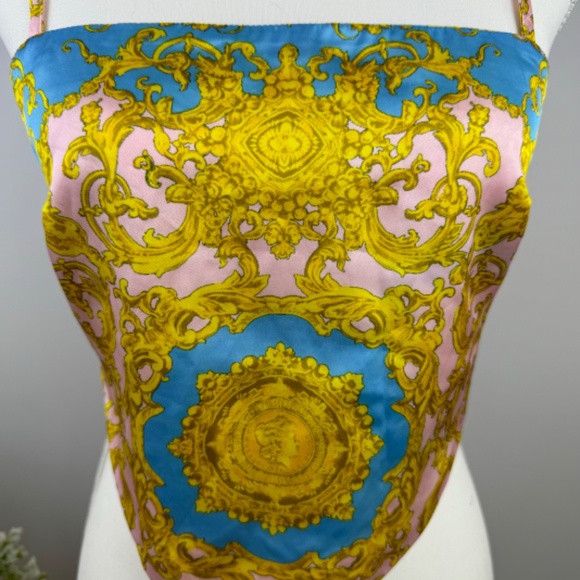 NO 1 LOS ANGELES Scarf Print Tie Back Crop Top Chic / Small - Picture 11 of 14